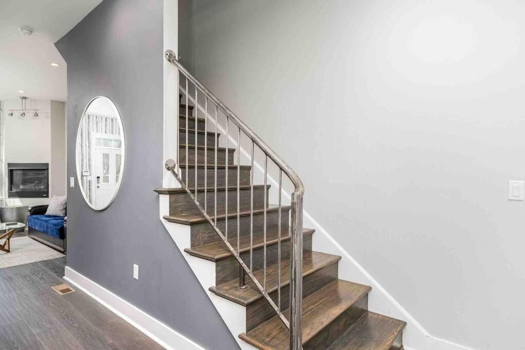 4 Bedroom 3 Bath Sleeps 10 Pet Friendly Private Backyard, 2 Car Garage, City Views, Close To All Stadiums And Casino Pittsburgh Zewnętrze zdjęcie