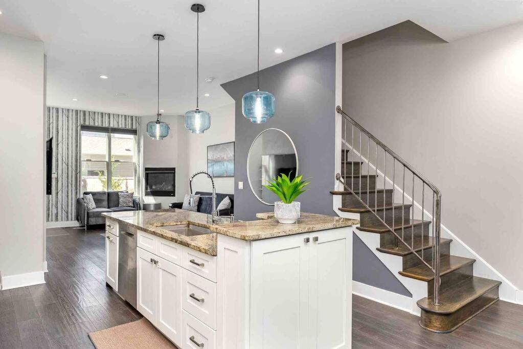 4 Bedroom 3 Bath Sleeps 10 Pet Friendly Private Backyard, 2 Car Garage, City Views, Close To All Stadiums And Casino Pittsburgh Zewnętrze zdjęcie