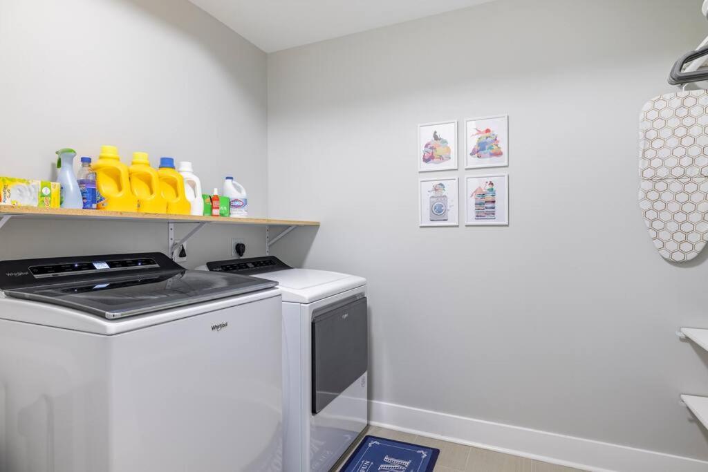 4 Bedroom 3 Bath Sleeps 10 Pet Friendly Private Backyard, 2 Car Garage, City Views, Close To All Stadiums And Casino Pittsburgh Zewnętrze zdjęcie