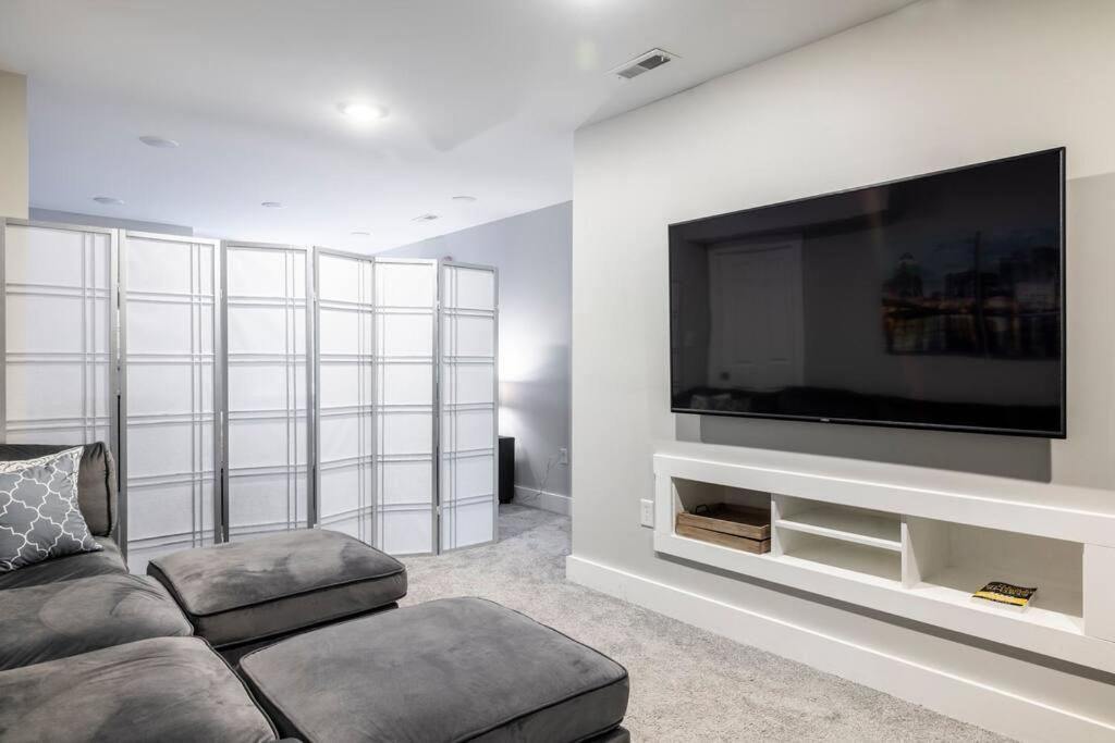 4 Bedroom 3 Bath Sleeps 10 Pet Friendly Private Backyard, 2 Car Garage, City Views, Close To All Stadiums And Casino Pittsburgh Zewnętrze zdjęcie