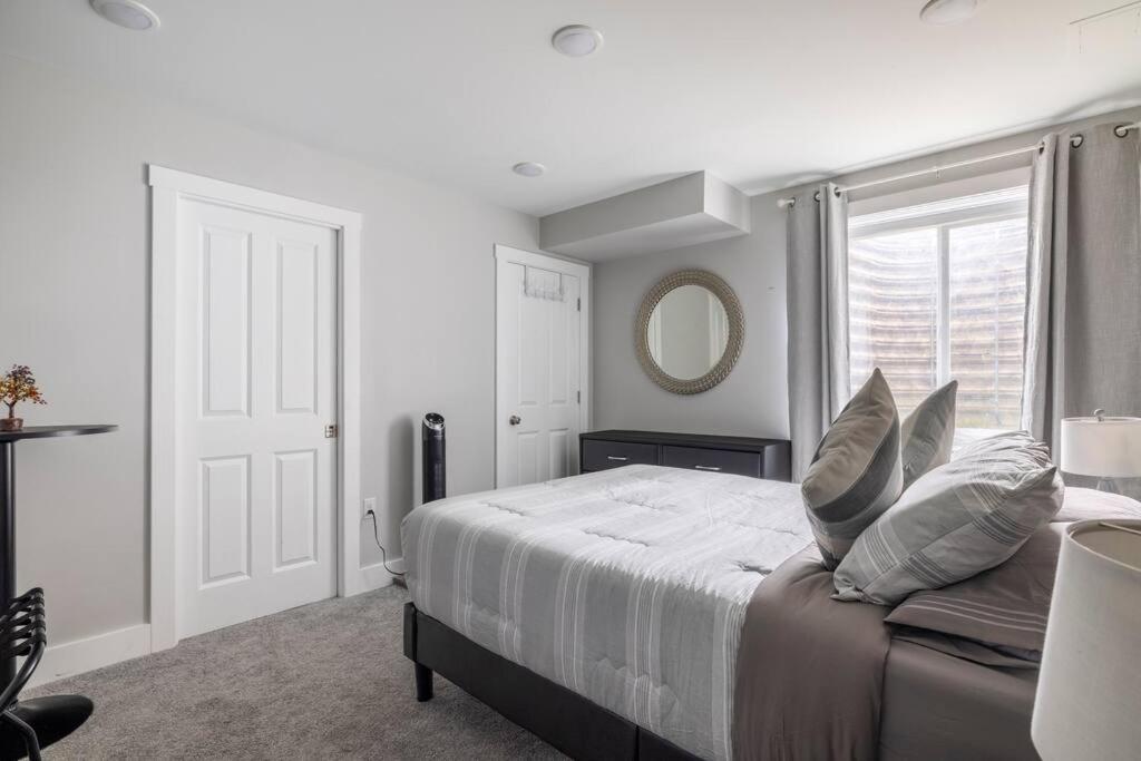 4 Bedroom 3 Bath Sleeps 10 Pet Friendly Private Backyard, 2 Car Garage, City Views, Close To All Stadiums And Casino Pittsburgh Zewnętrze zdjęcie