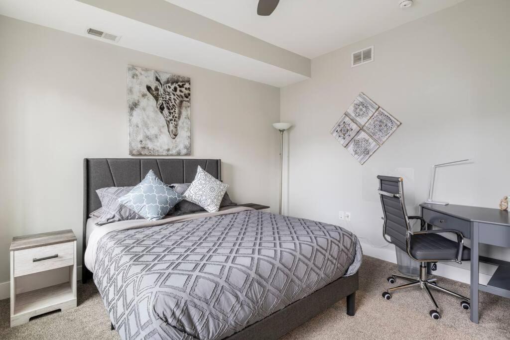 4 Bedroom 3 Bath Sleeps 10 Pet Friendly Private Backyard, 2 Car Garage, City Views, Close To All Stadiums And Casino Pittsburgh Zewnętrze zdjęcie