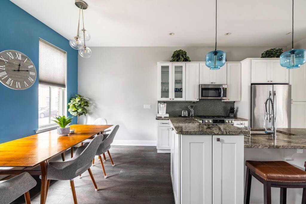 4 Bedroom 3 Bath Sleeps 10 Pet Friendly Private Backyard, 2 Car Garage, City Views, Close To All Stadiums And Casino Pittsburgh Zewnętrze zdjęcie