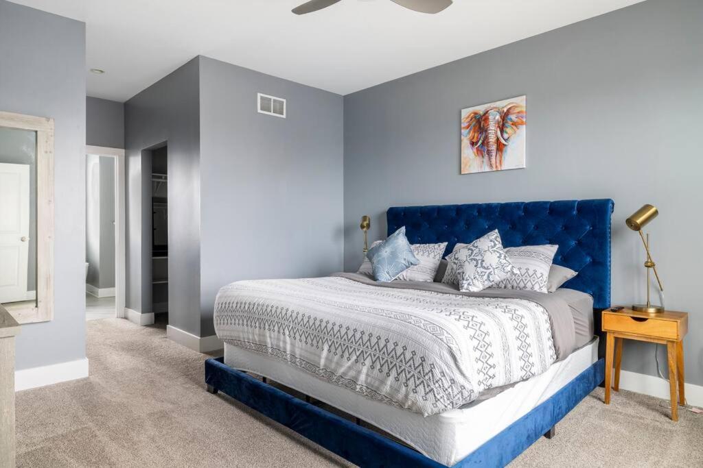 4 Bedroom 3 Bath Sleeps 10 Pet Friendly Private Backyard, 2 Car Garage, City Views, Close To All Stadiums And Casino Pittsburgh Zewnętrze zdjęcie