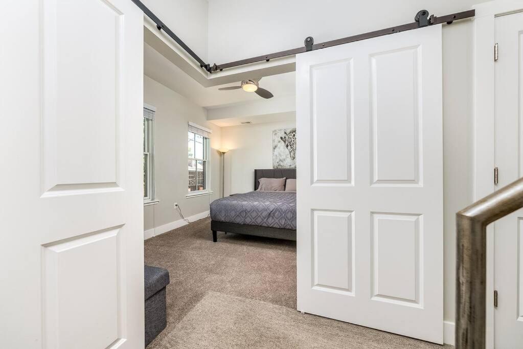 4 Bedroom 3 Bath Sleeps 10 Pet Friendly Private Backyard, 2 Car Garage, City Views, Close To All Stadiums And Casino Pittsburgh Zewnętrze zdjęcie
