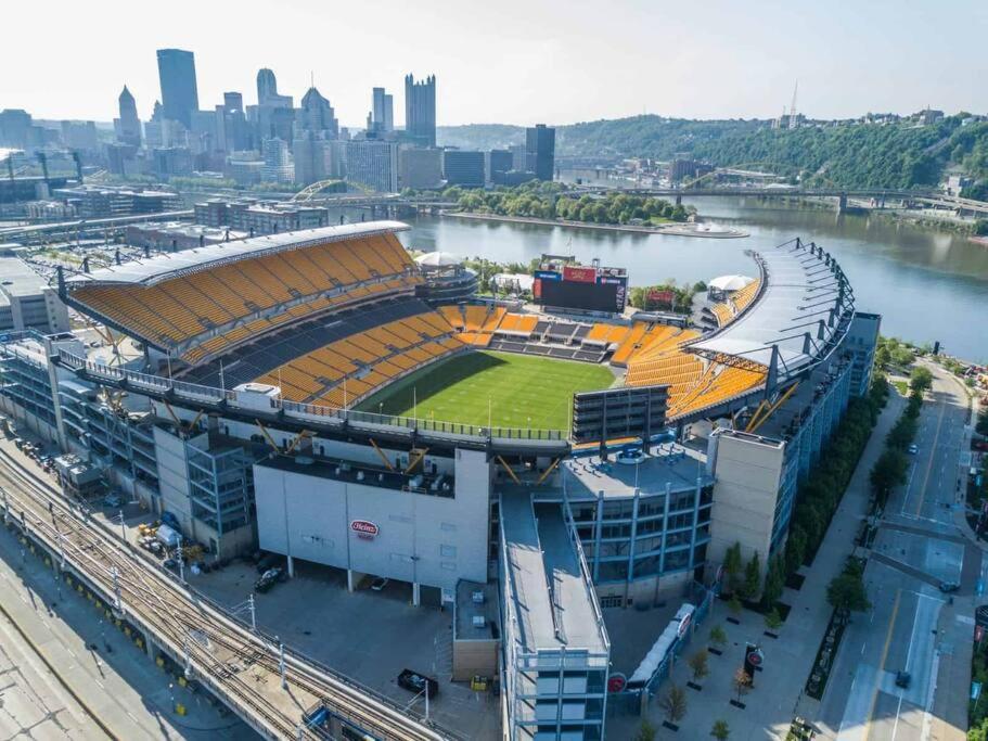 4 Bedroom 3 Bath Sleeps 10 Pet Friendly Private Backyard, 2 Car Garage, City Views, Close To All Stadiums And Casino Pittsburgh Zewnętrze zdjęcie